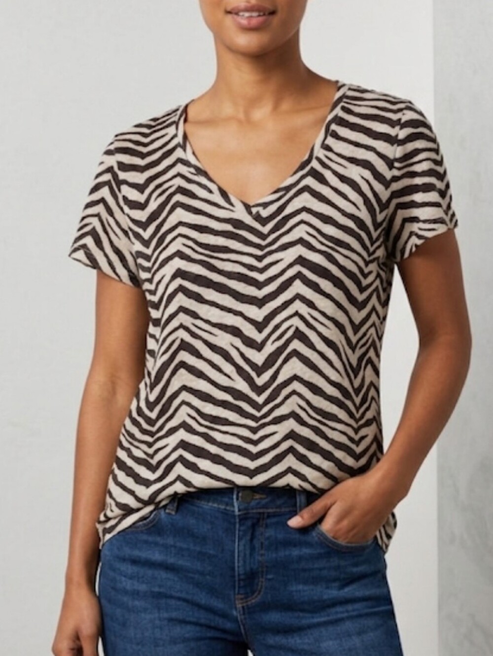 Tahari 100% Linen Zebra Print V-Neck Short Sleeve Top